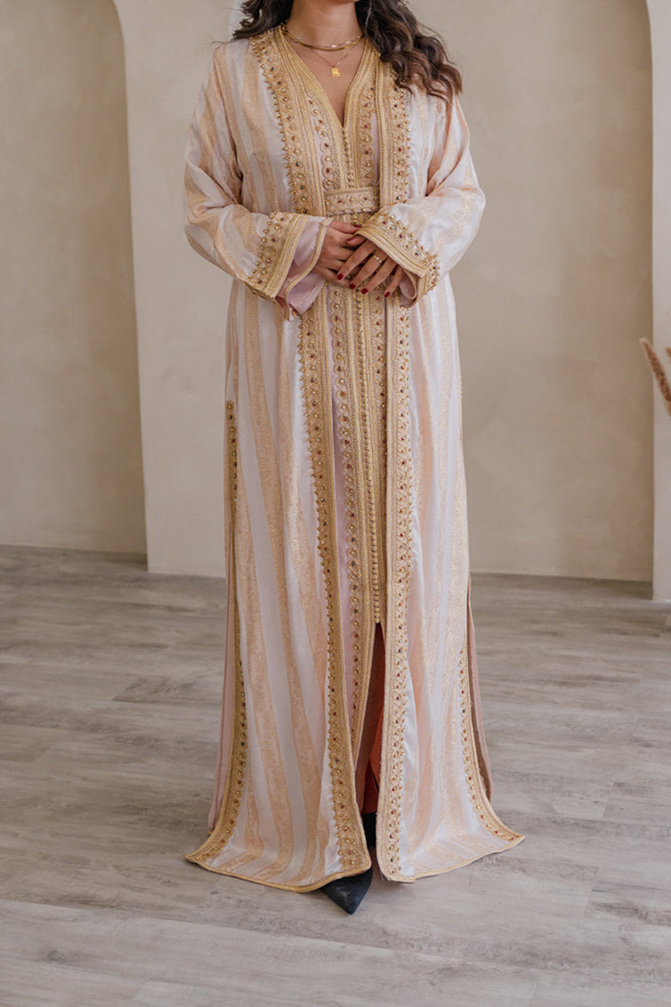 TAKCHITA JAWHARA YASMINE - ROSE