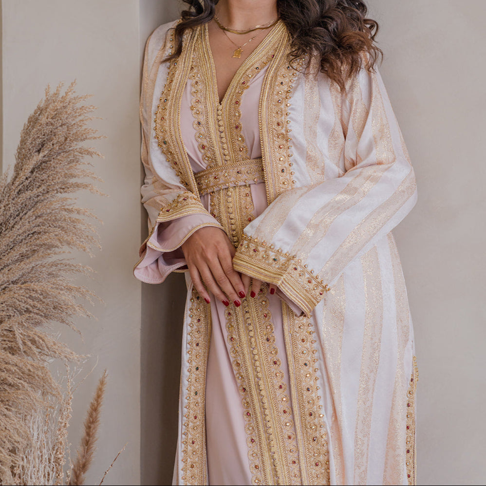 TAKCHITA JAWHARA YASMINE - ROSE