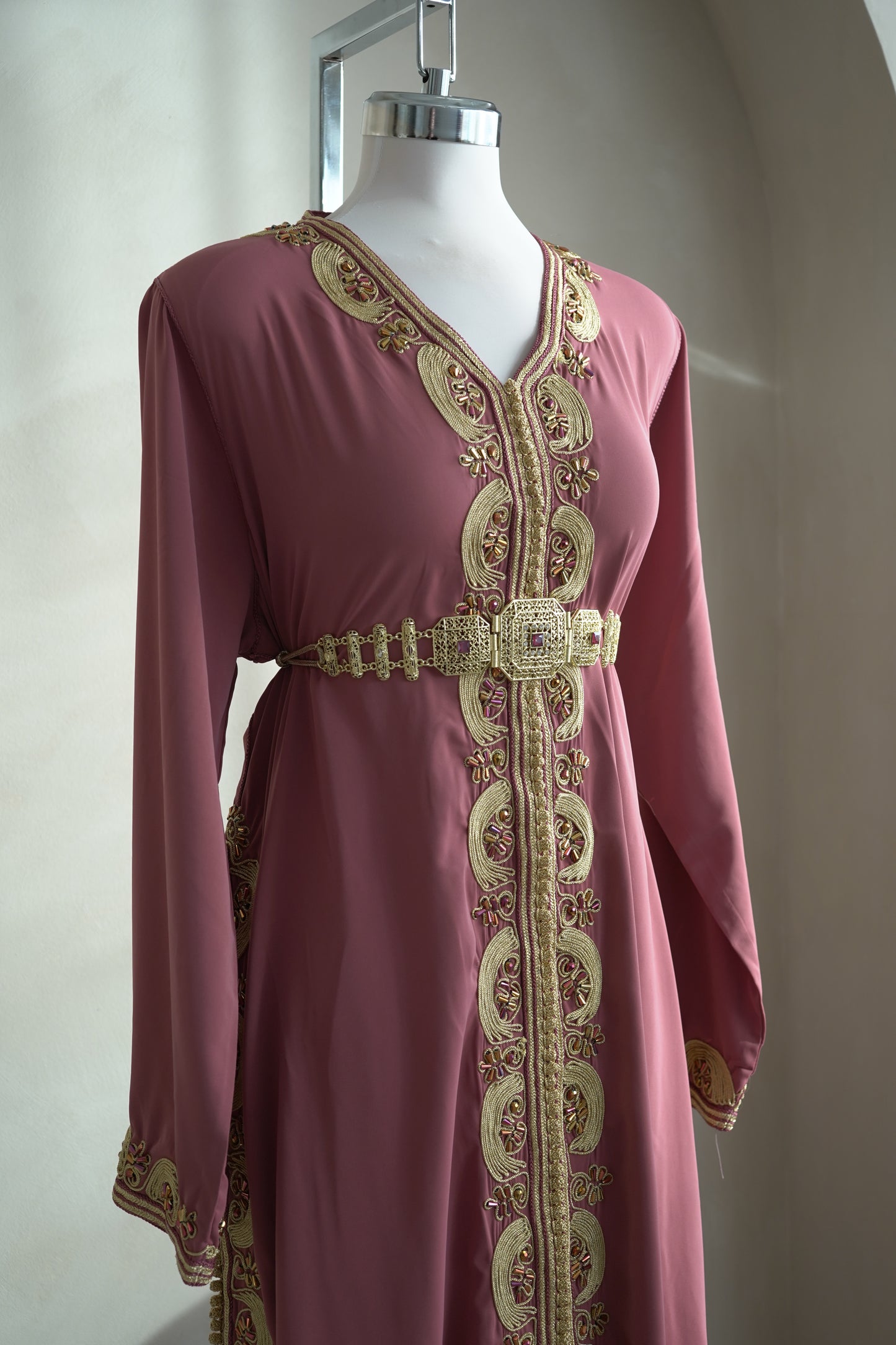 CAFTAN TASNIM ROSE POUDRÉ