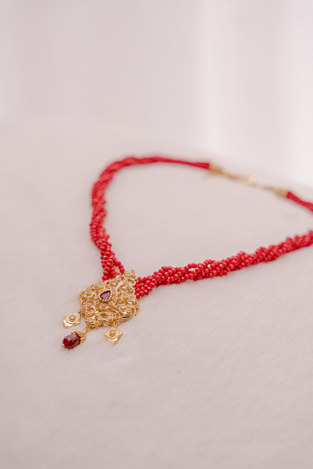 COLLIER DE PERLES ROUGE